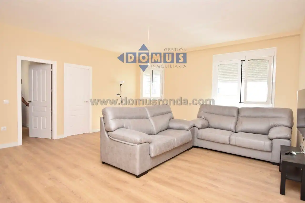 Living room of Flat for rent in Ronda  with Air Conditioner and Terrace