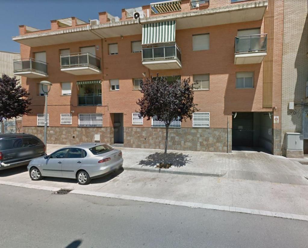 Außenansicht von Garage zum Verkauf in Terrassa