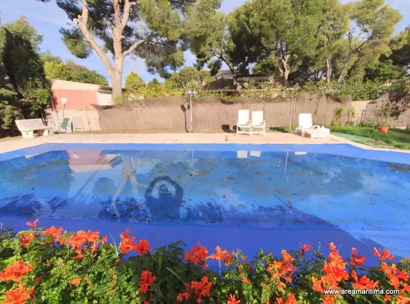 Houses for rent in Calle Murcia, Serra
