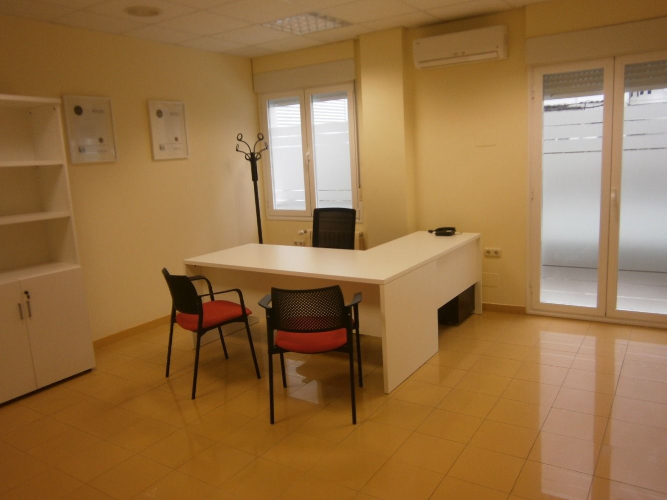 Oficina de alquiler en Calle Paulino Caballero, 52, 2º Ensanche