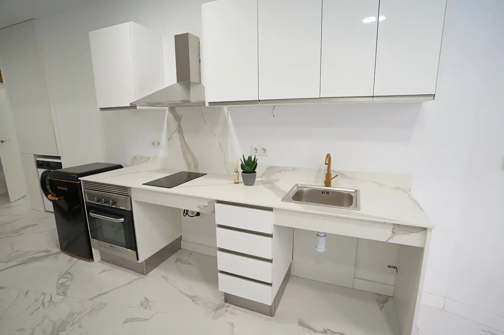 Kitchen of Study for sale in Valencia  with Air Conditioner
