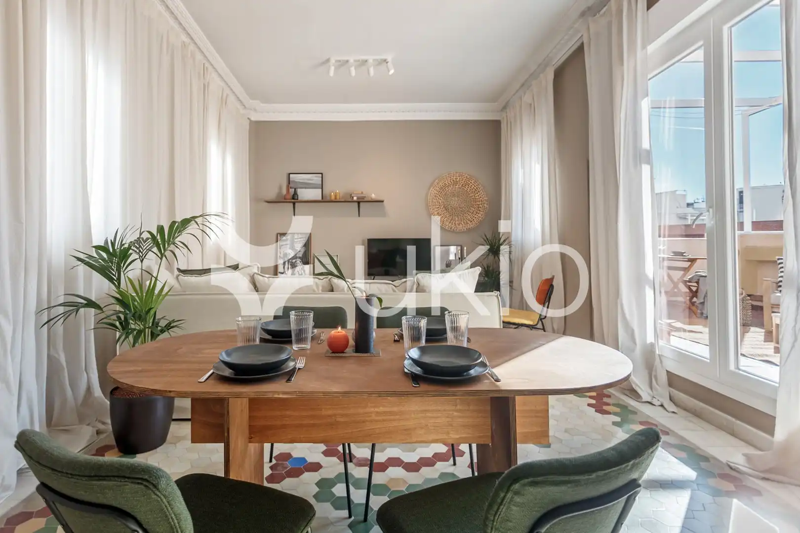 Sala de estar de Apartamento de alquiler en Madrid con Aire acondicionado, Terraza y Amueblado