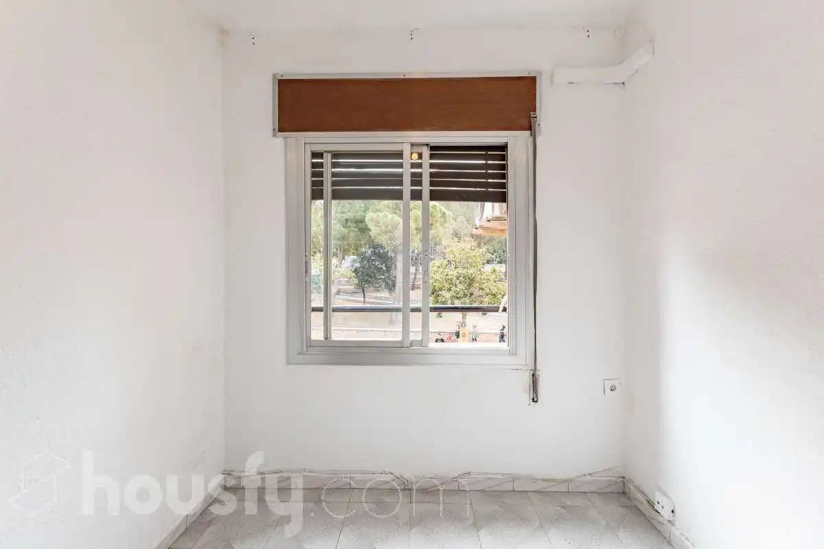 Bedroom of Flat for sale in Cornellà de Llobregat  with Air Conditioner