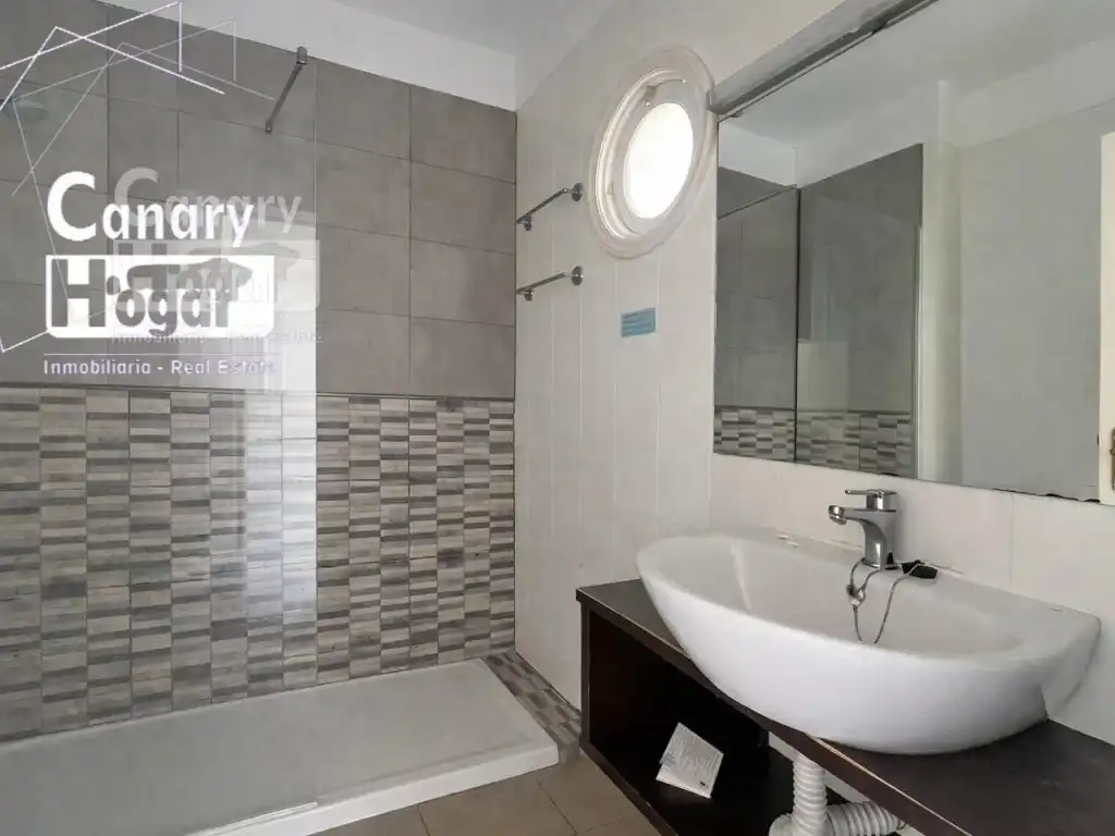 Badezimmer von Wohnungen zum Verkauf in Adeje mit Privatgarten und Gemeinschaftspool