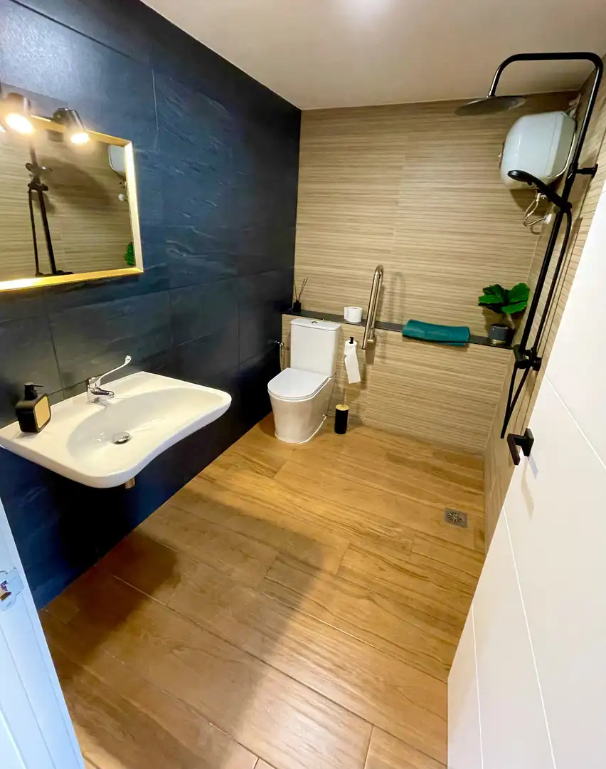Badezimmer von Geschaftsraum zur Miete in Illescas mit Klimaanlage