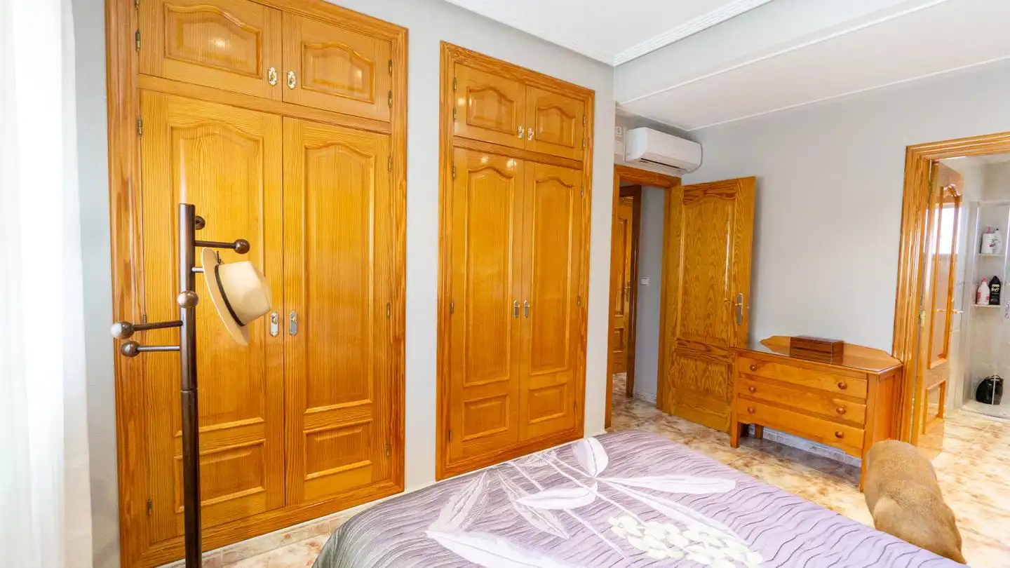 Habitación de Casa o chalet en venta en Crevillent con Aire acondicionado, Jardín privado y Terraza