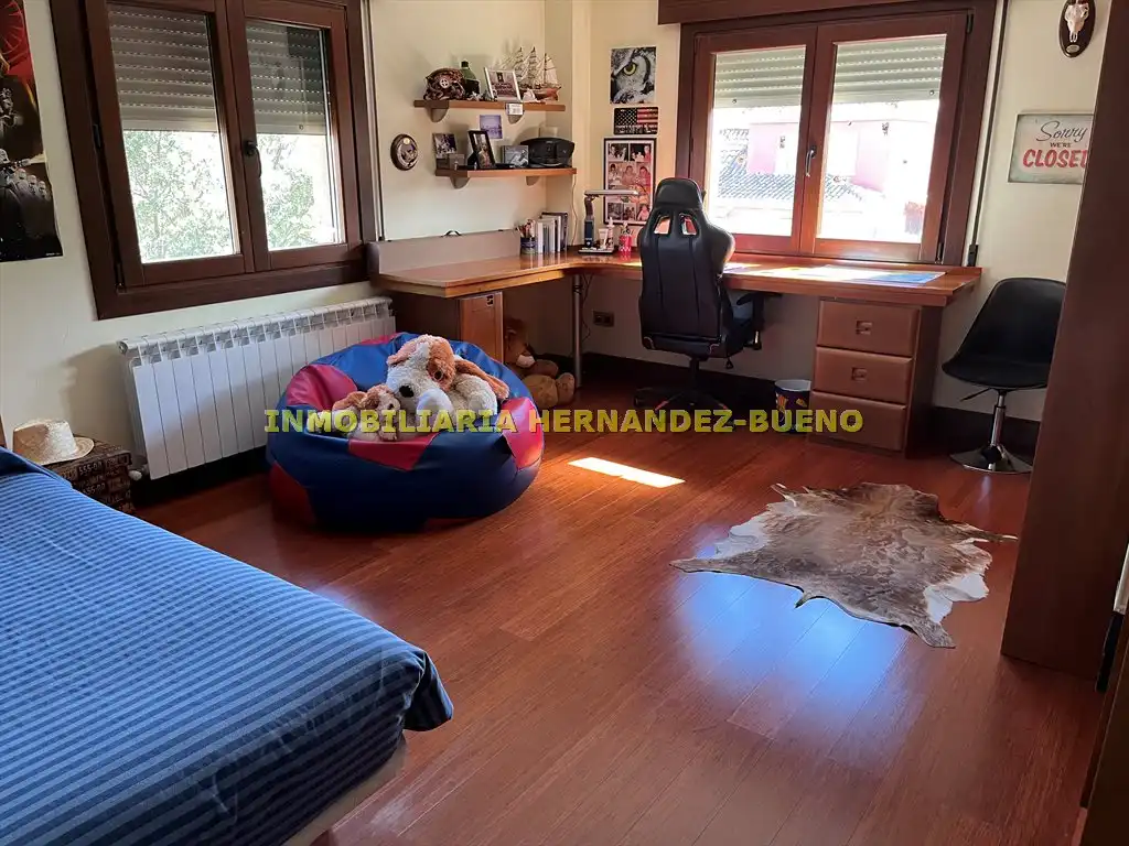 Sala de estar de Casa o chalet en venta en Carbajosa de la Sagrada con Aire acondicionado, Calefacción y Jardín privado