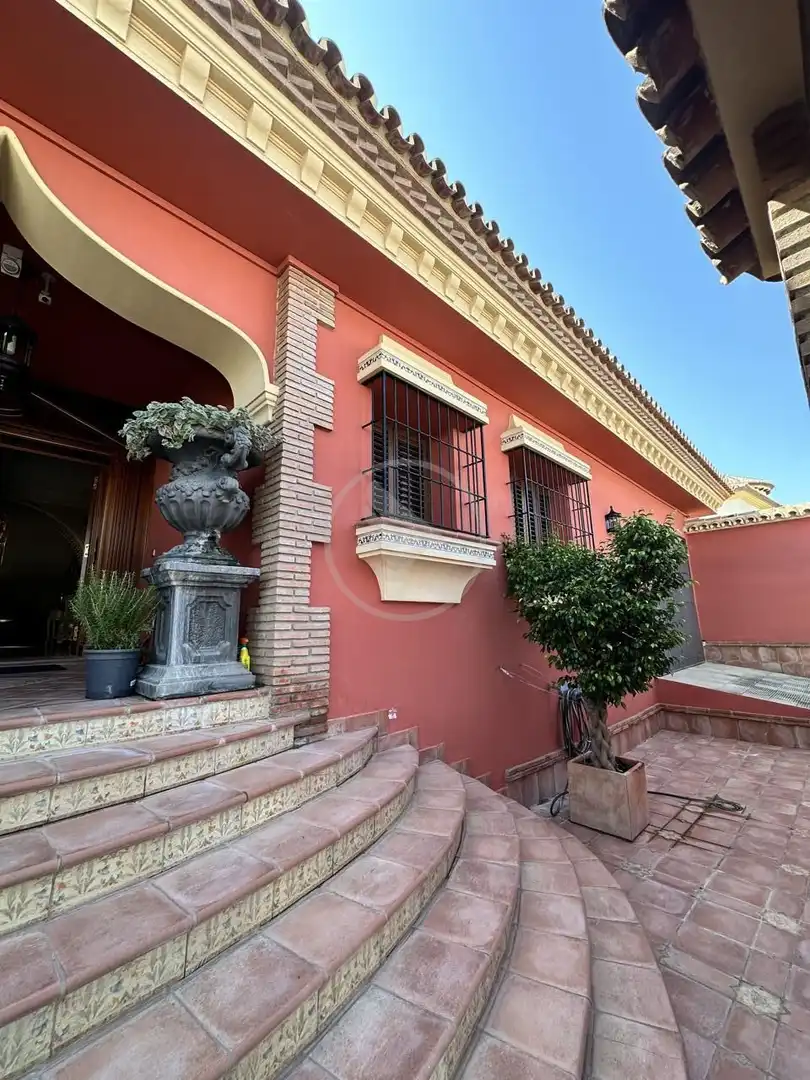 Vista exterior de Casa o xalet en venda en Fuengirola amb Aire condicionat i Terrassa