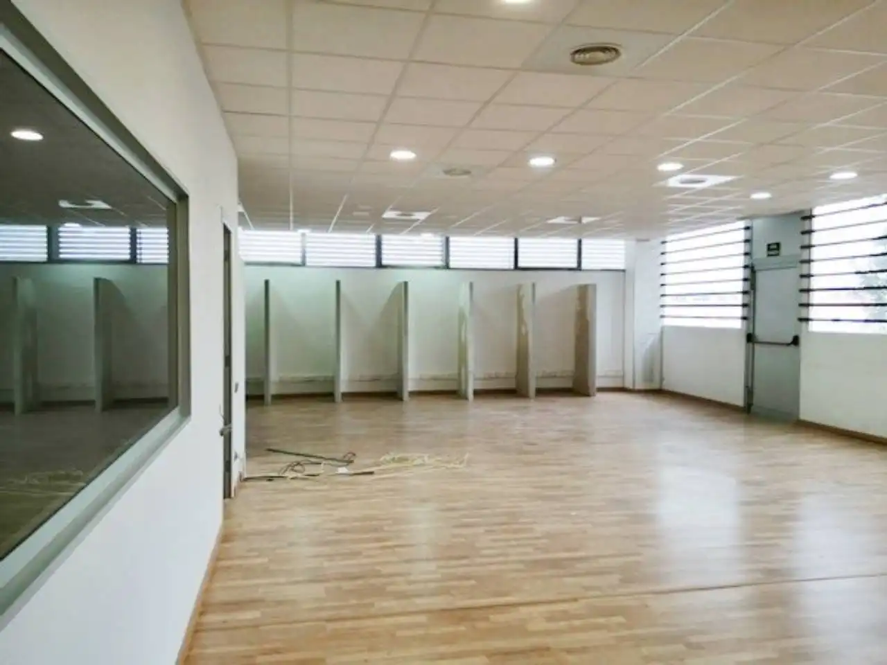 Oficina de alquiler en Santa Perpètua de Mogoda con Calefacción y Alarma