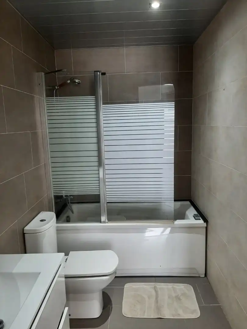Bathroom of Flat for sale in Mataró  with Air Conditioner, Heating and Oven