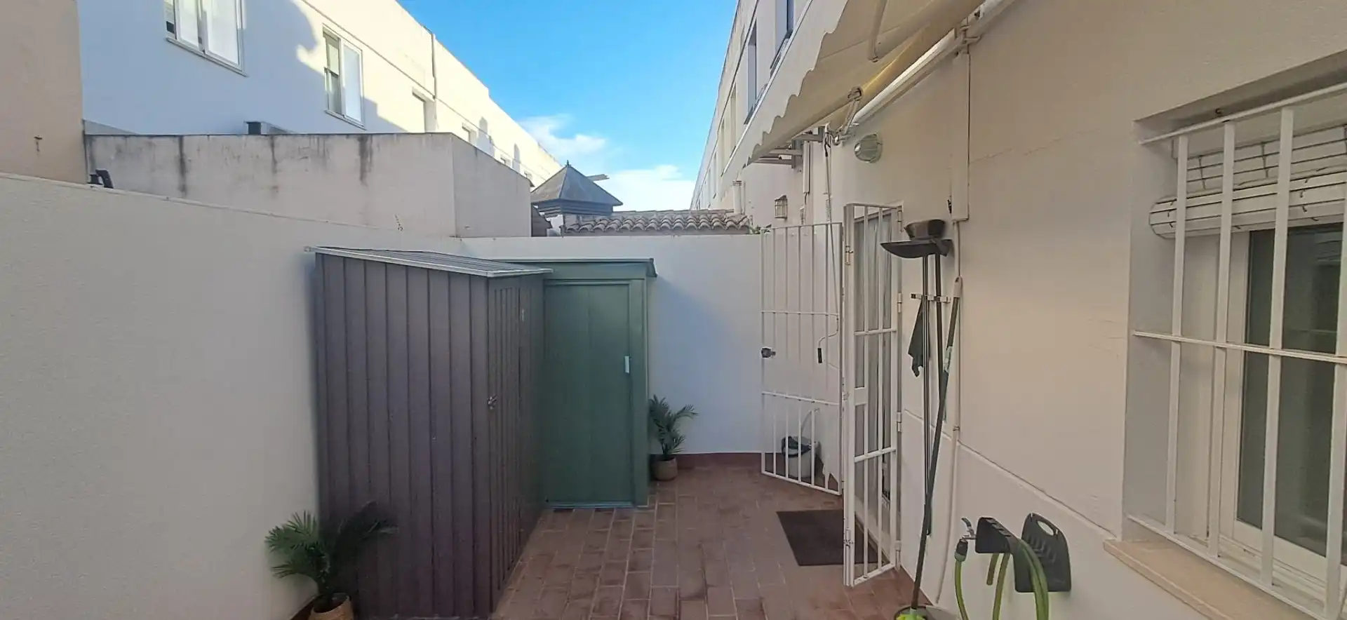 Terrasse von Einfamilien-Reihenhaus zum Verkauf in Utrera mit Klimaanlage und Abstellraum
