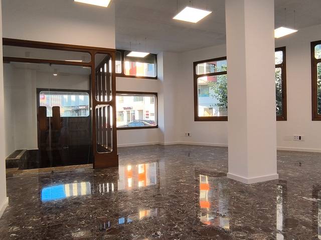 Local comercial en Alquiler en Avenida Marqués de Figueroa en Fene