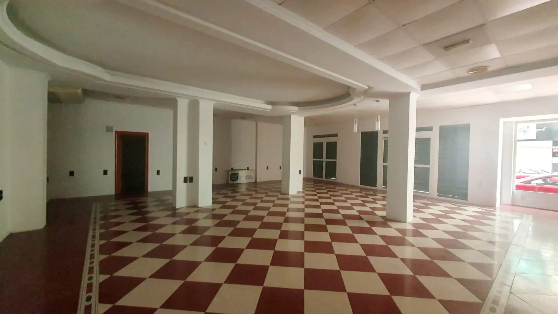 Local comercial en venda a Centro Urbano, imagen 2