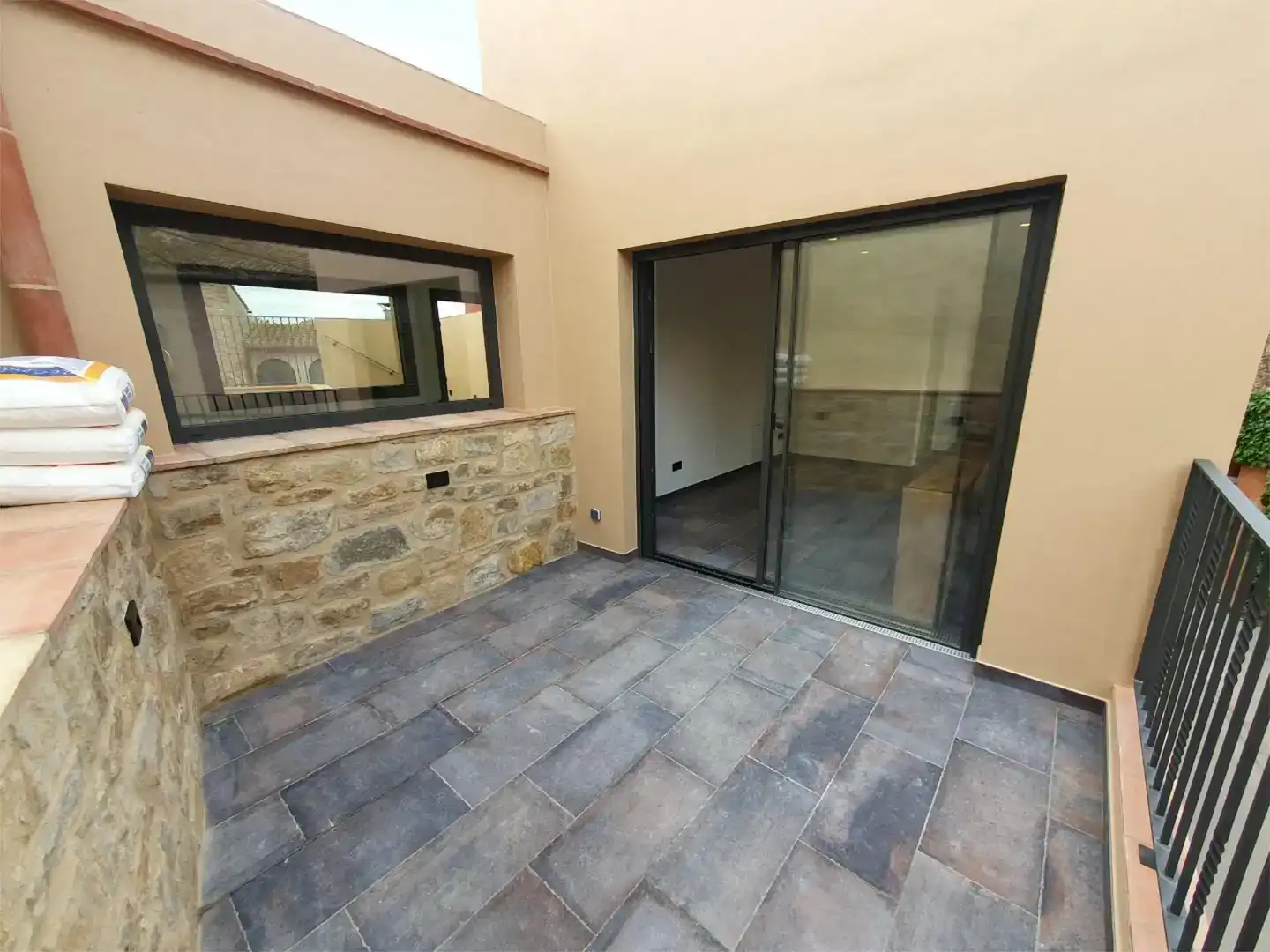 Terrassa de Casa adosada en venda en Gualta amb Aire condicionat, Traster i Piscina