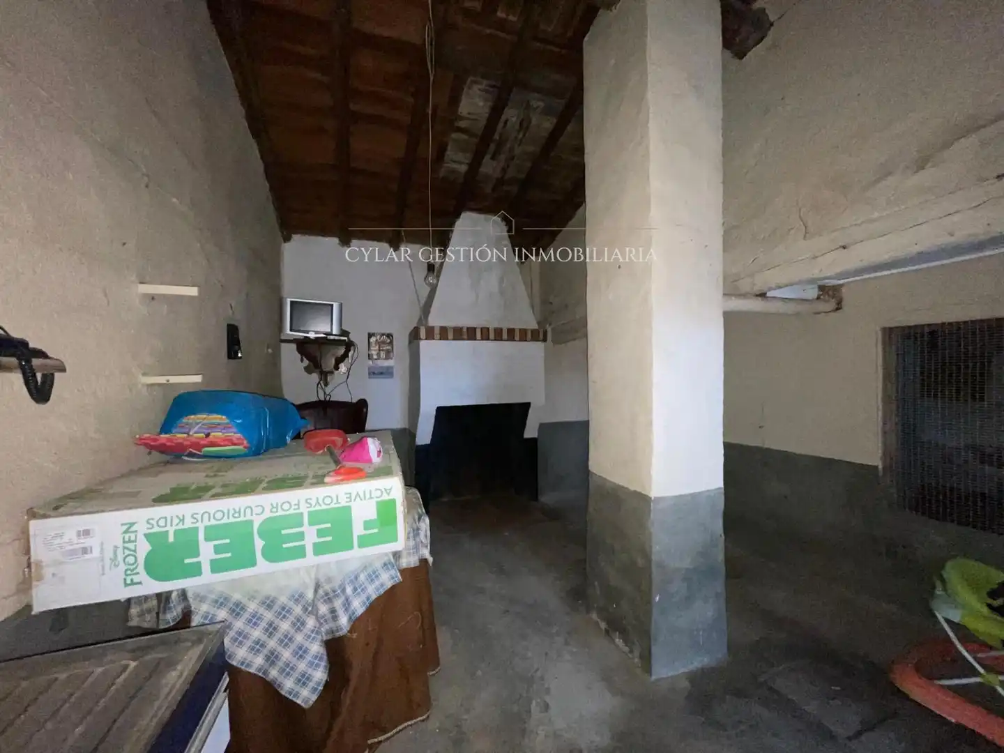 Casa o xalet en venda en San Pedro de Rozados amb Calefacció, Traster i Moblat