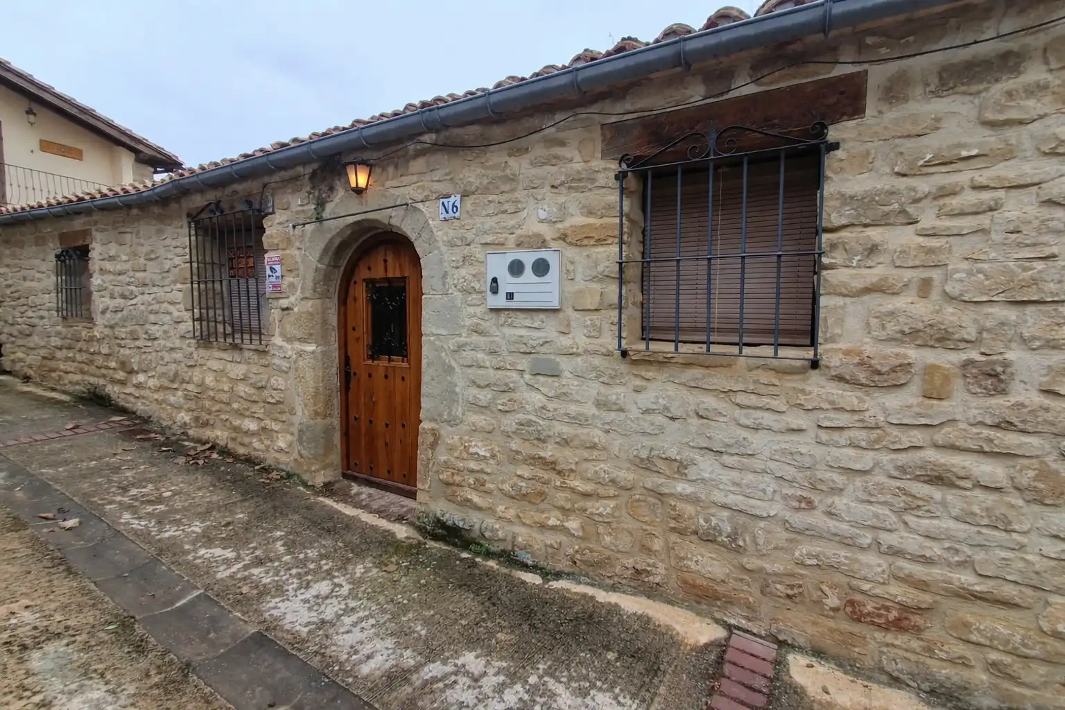 Vista exterior de Casa adosada en venta en Eslava con Calefacción, Terraza y Amueblado