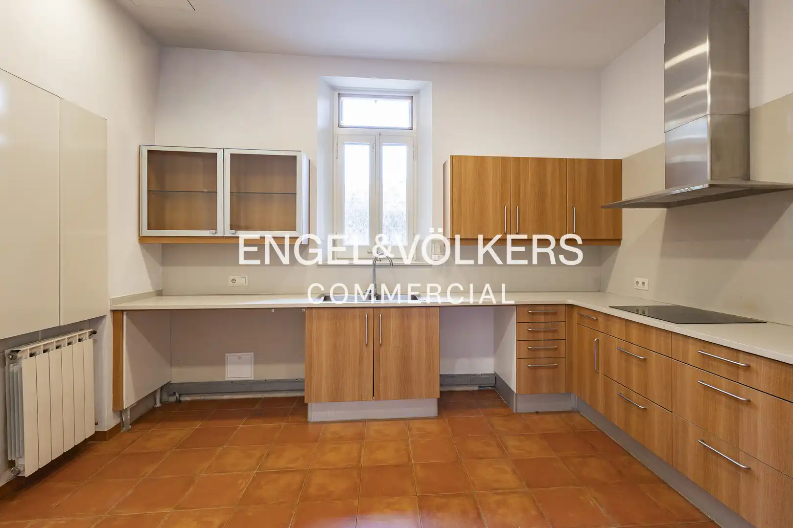 Küche von Büro zur Miete in Barcelona mit Klimaanlage und Terrasse