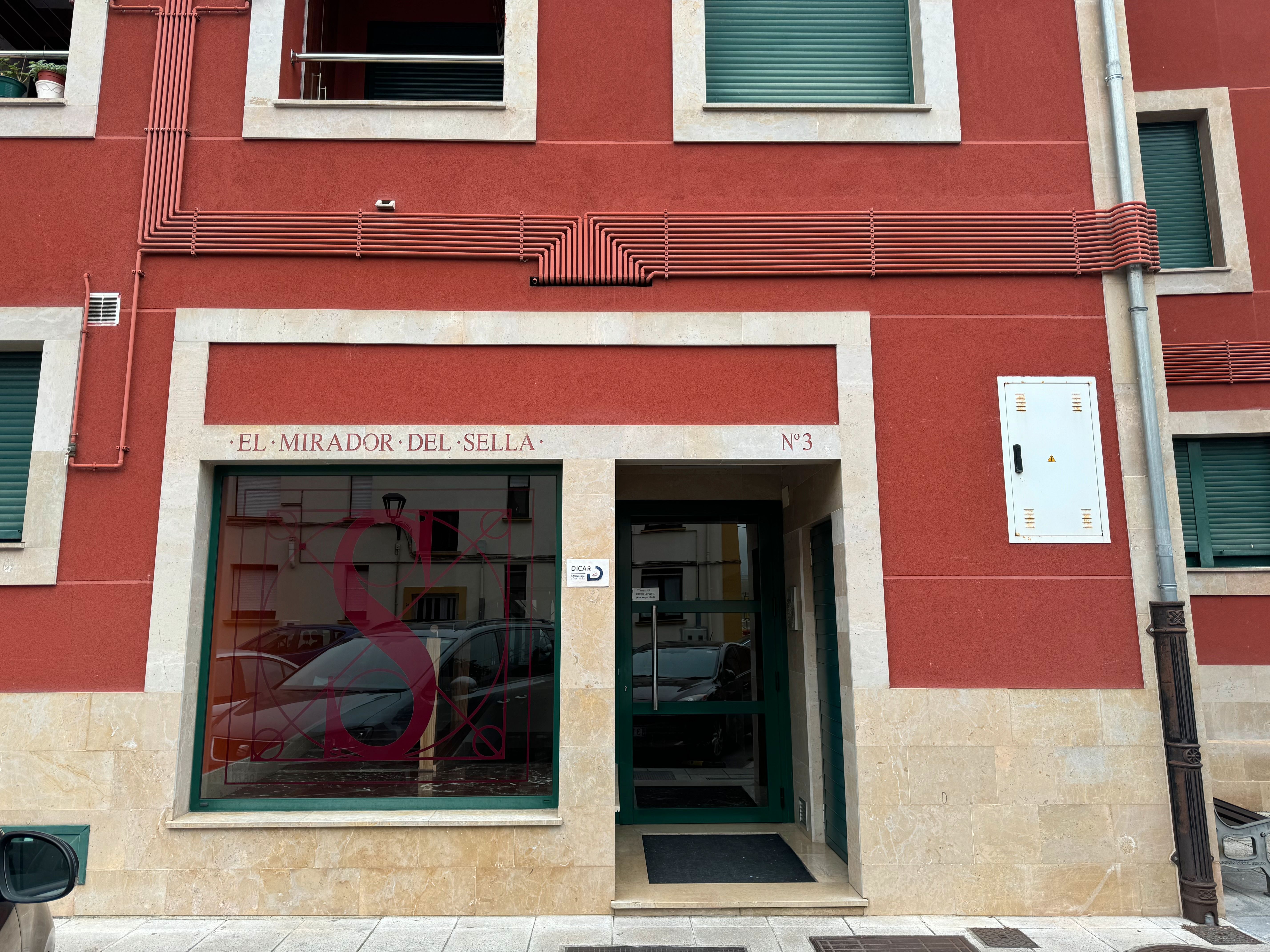 Vista exterior de Pis en venda en Parres amb Moblat i Rentadora