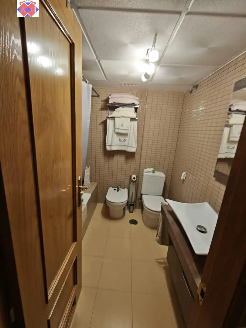 Badezimmer von Dachboden zum Verkauf in Lújar mit Klimaanlage, Terrasse und Möbliert