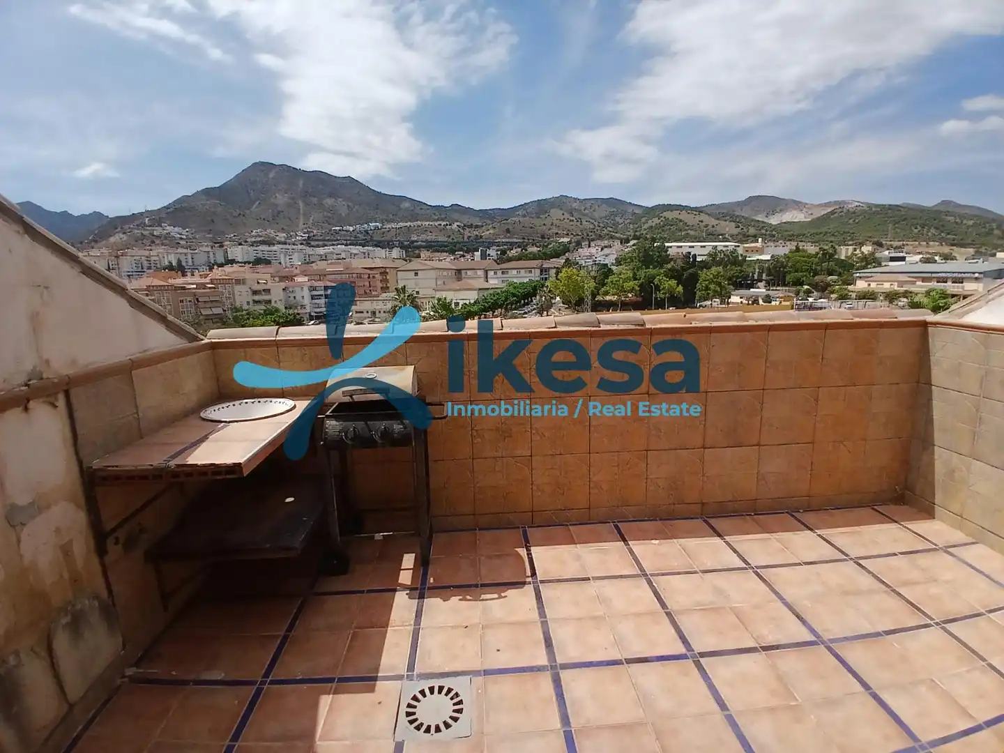 Vista exterior de Casa o xalet en venda en Benalmádena amb Terrassa