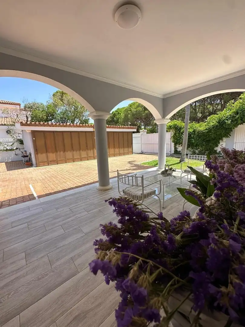 Terrassa de Casa o xalet en venda en Chiclana de la Frontera amb Aire condicionat, Calefacció i Jardí privat