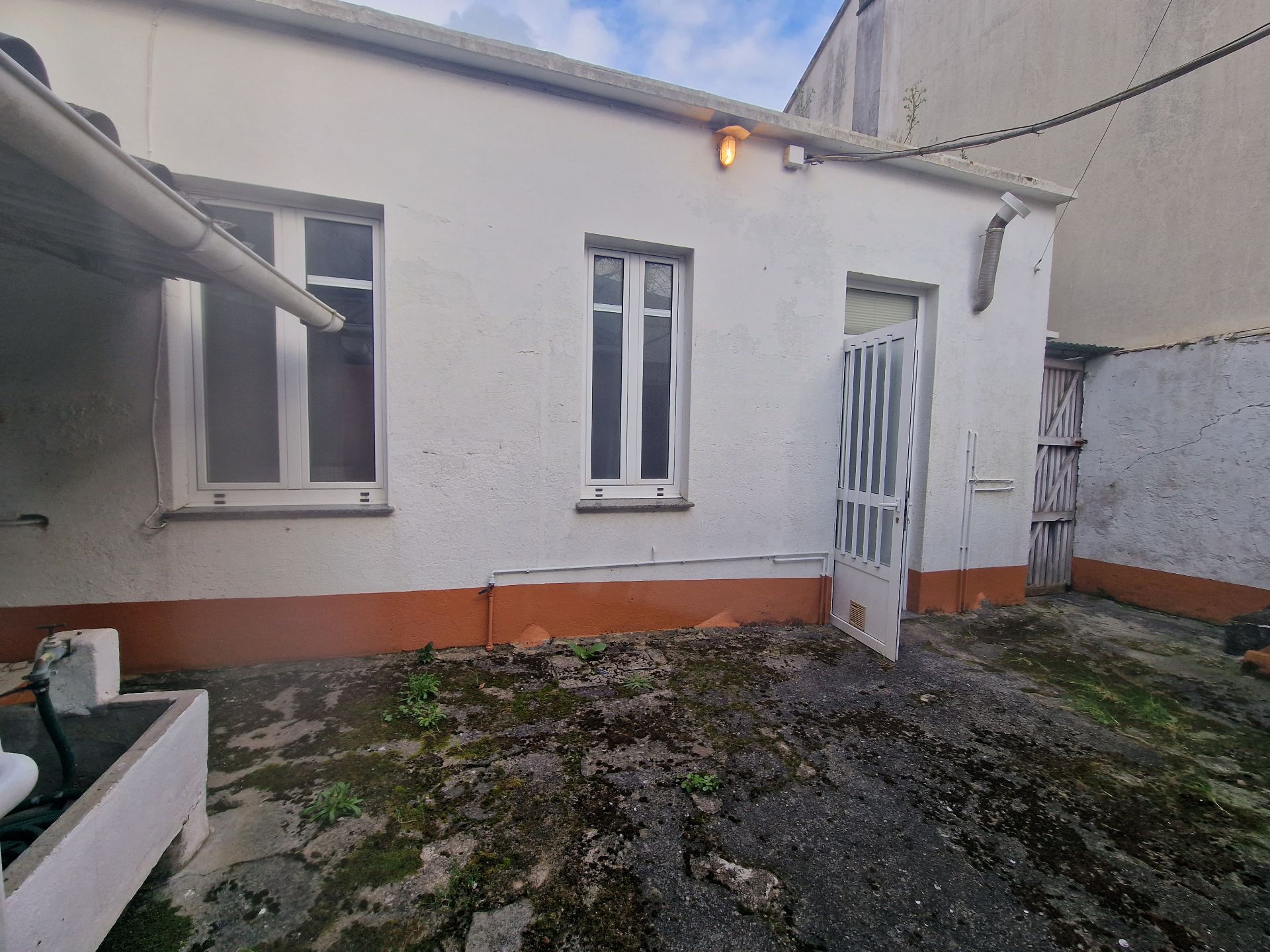 Vista exterior de Casa o xalet en venda en Narón amb Terrassa
