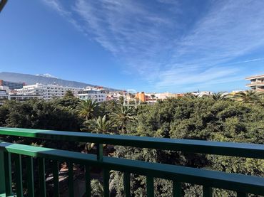 Apartment mit Balkon zur Miete in Plaza Charco 2