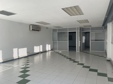 Oficina con ascensor en venta en Calle Brihuega 2