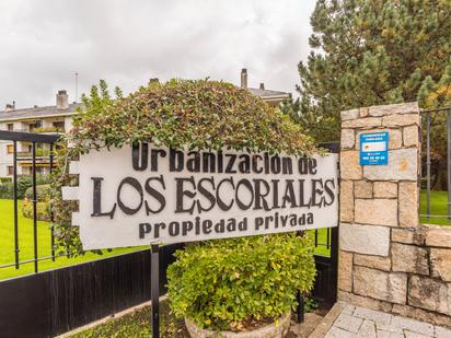 Exterior view of Flat for sale in El Escorial  with Private garden, Storage room and Balcony