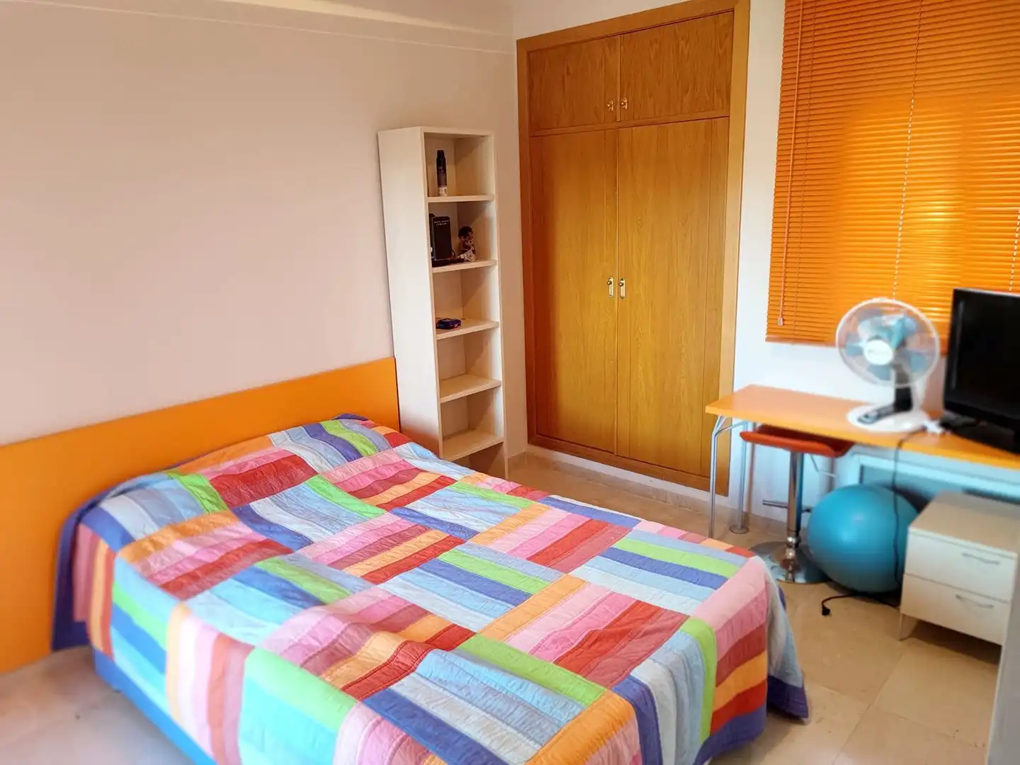 Habitación de Ático en venta en Fuengirola con Aire acondicionado, Terraza y Amueblado