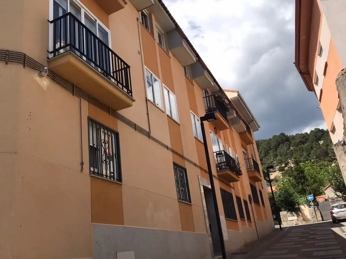 Vista exterior de Ático en venta en Collado Mediano, Madrid