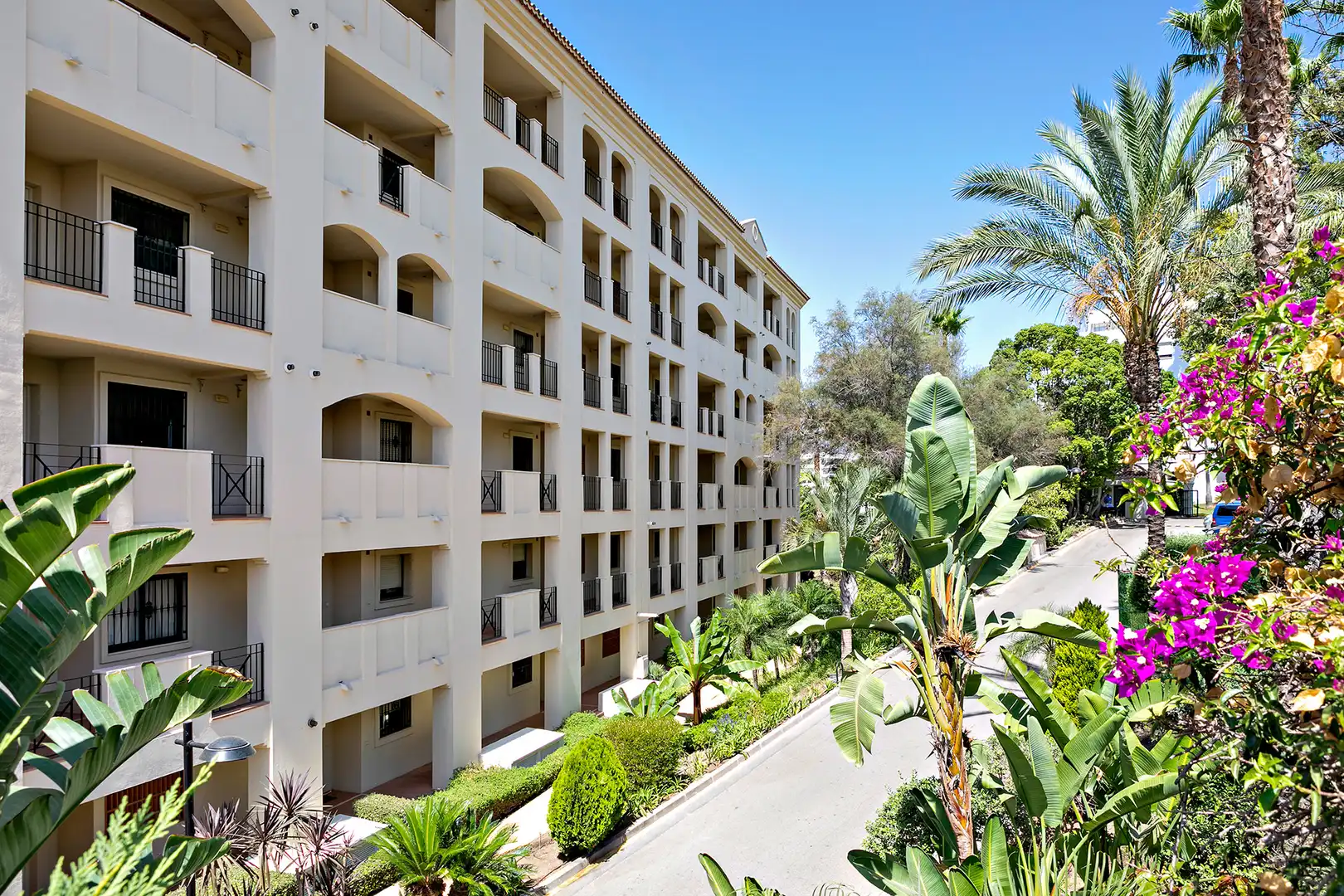 Vista exterior de Apartamento en venta en Marbella con Terraza y Internet