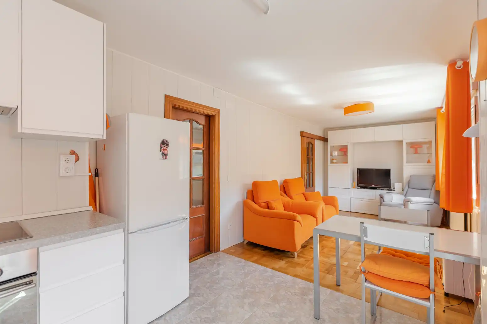 Wohnzimmer von Wohnung zum Verkauf in  Pamplona / Iruña mit Klimaanlage, Heizung und Abstellraum