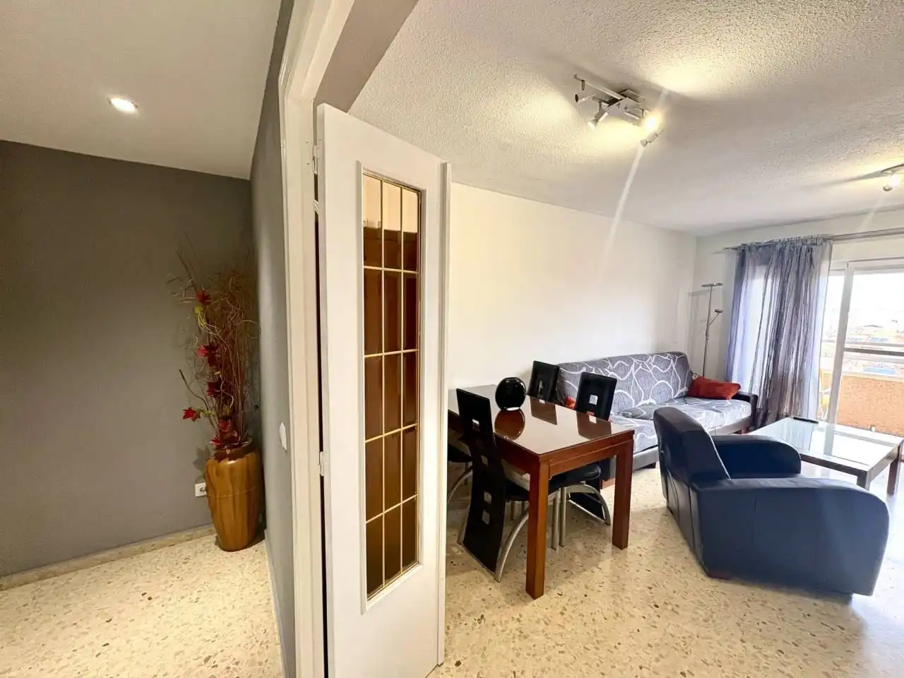 Wohnzimmer von Wohnung zum Verkauf in Alicante / Alacant mit Klimaanlage, Balkon und Gemeinschaftspool