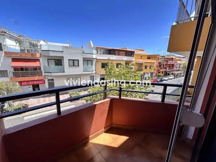 Vista exterior de Piso en venta en Los Realejos con Amueblado y Balcón