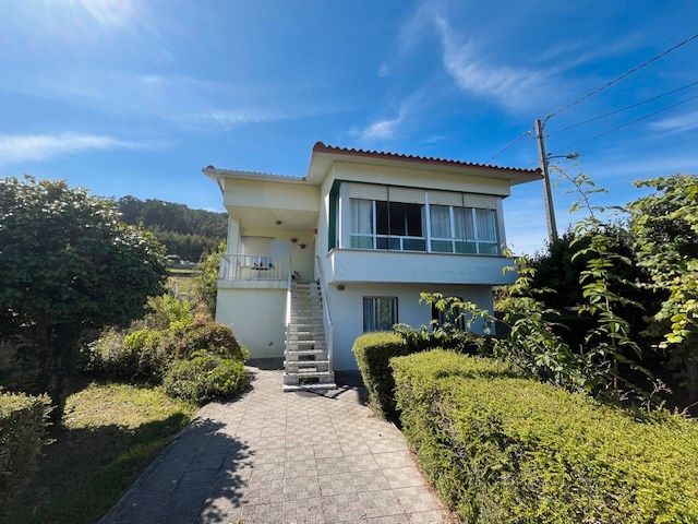 Vista exterior de Casa o xalet en venda en Valdoviño amb Jardí privat, Traster i Forn