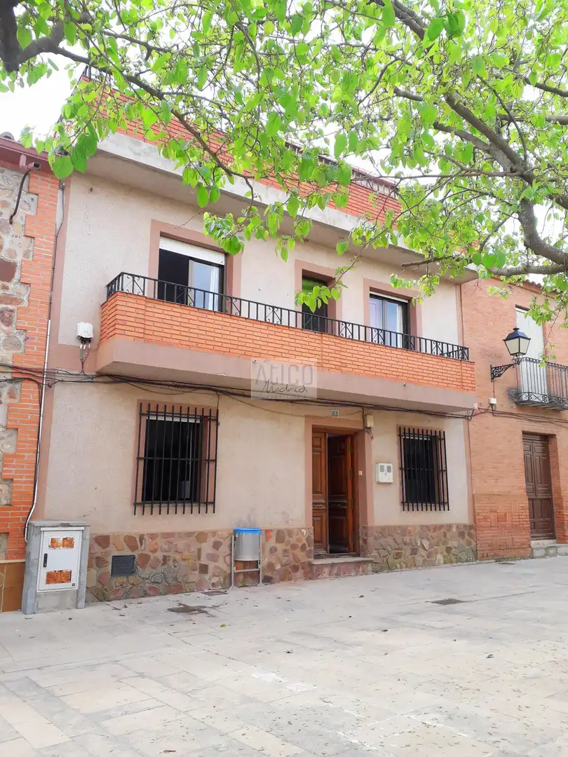 Vista exterior de Casa o xalet en venda en Cózar amb Terrassa