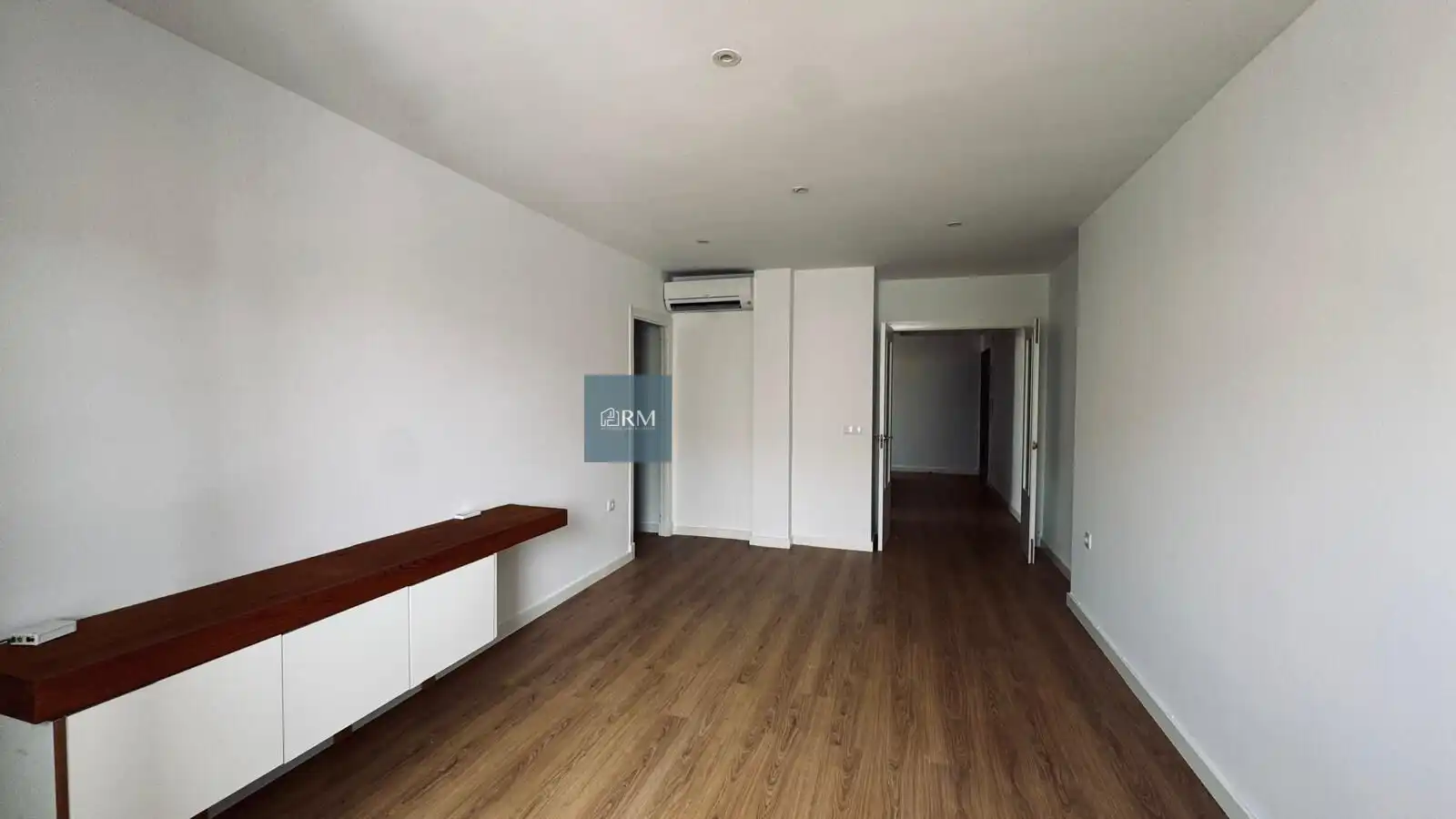Wohnzimmer von Wohnung zur Miete in Sanlúcar de Barrameda mit Klimaanlage, Parkett und Balkon