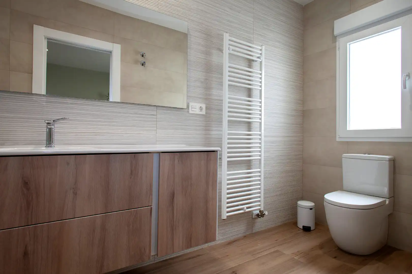 Baño de Piso en venta en Jaén con Aire acondicionado, Calefacción y Amueblado