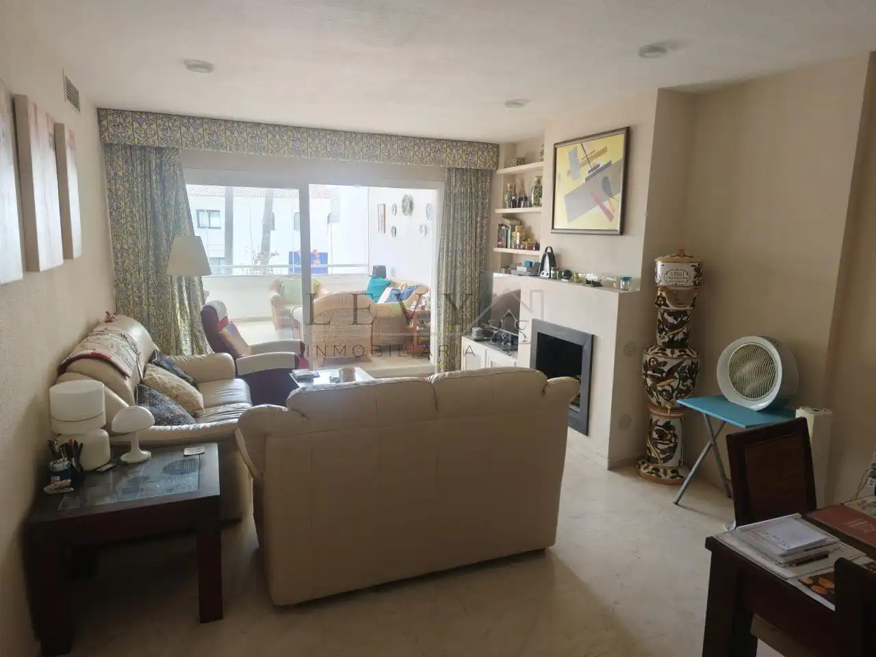 Living room of Flat for sale in Marbella  with Air Conditioner, Heating and Terrace