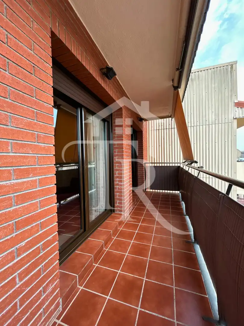 Terrasse von Dachboden zum Verkauf in Rubí mit Klimaanlage, Heizung und Terrasse