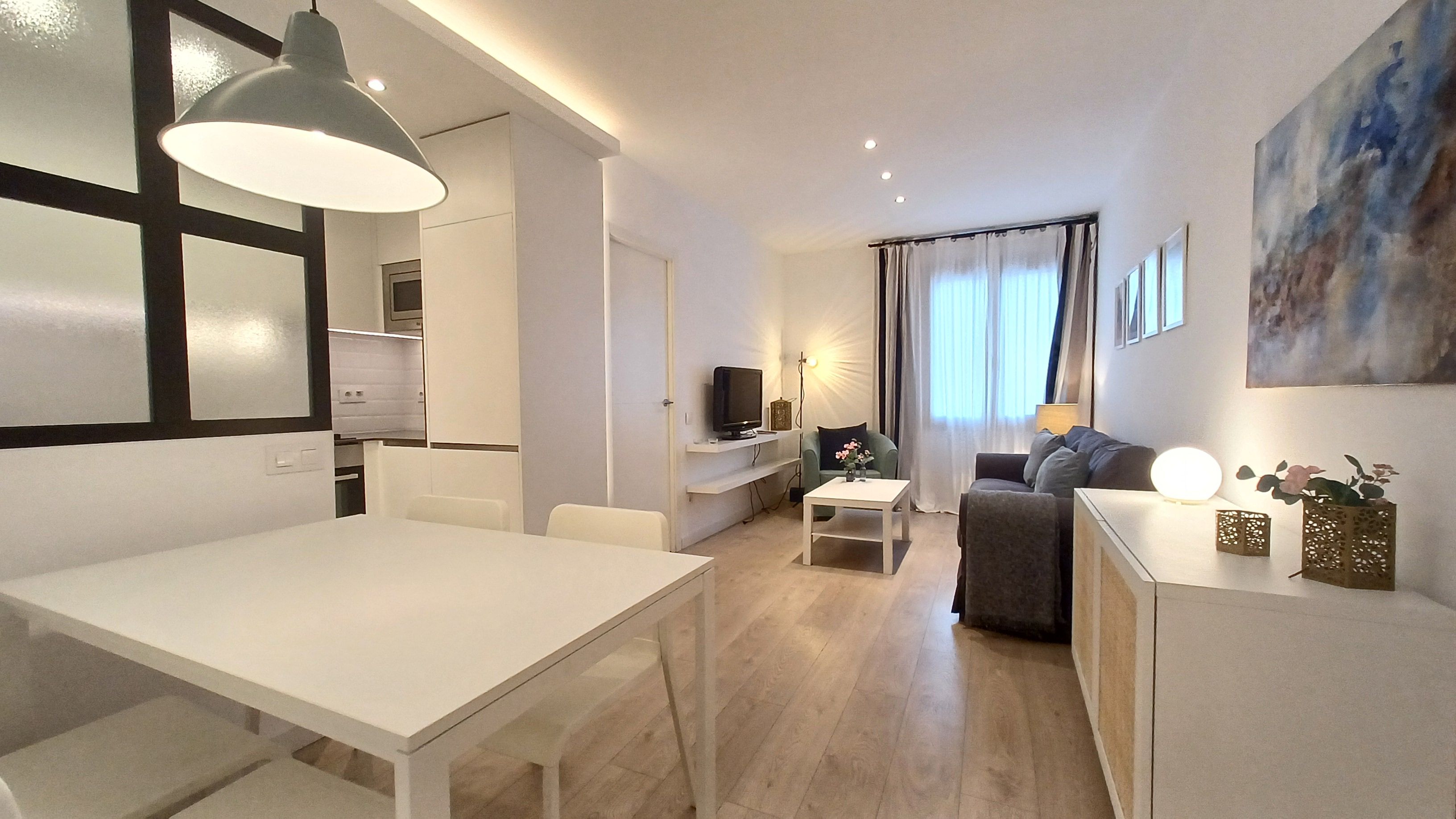 Flat to rent in Carrer de la Indústria, El Camp de l'Arpa del Clot