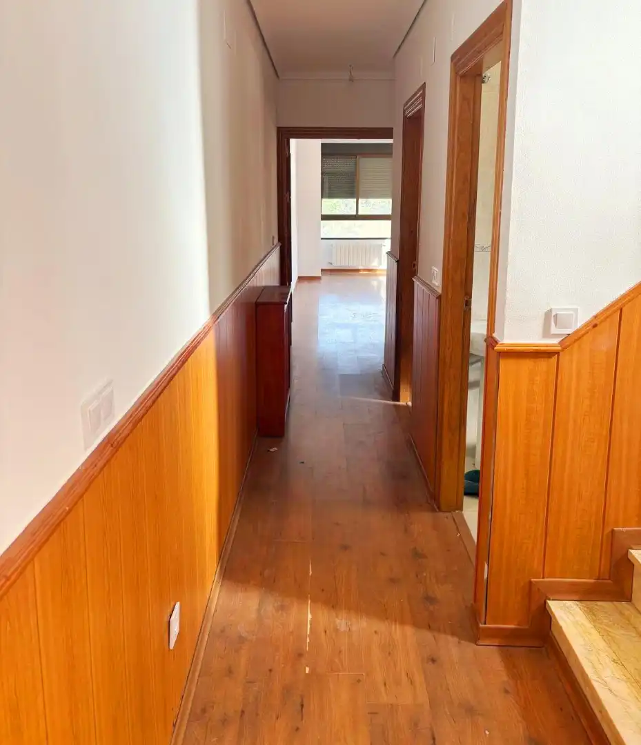 Casa adosada en venta en Albacete con Calefacción, Parquet y Internet