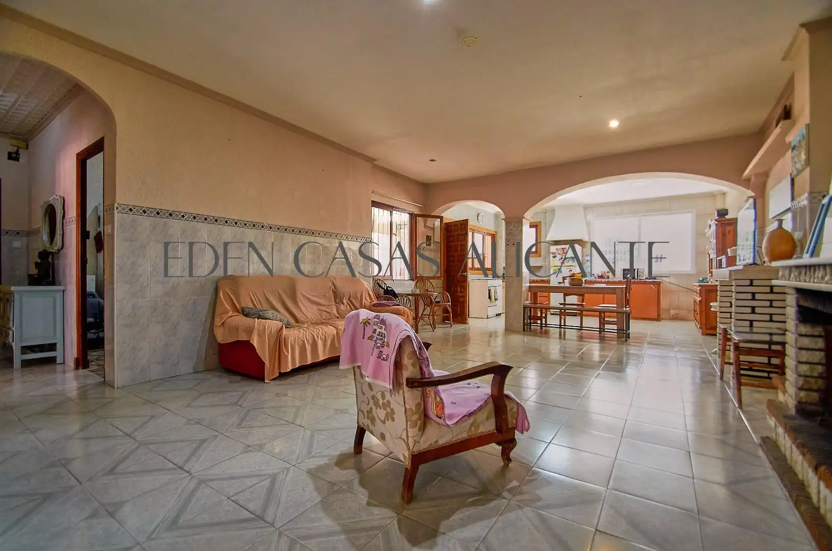 Casa adosada en venda en El Campello amb Jardí privat, Terrassa i Traster