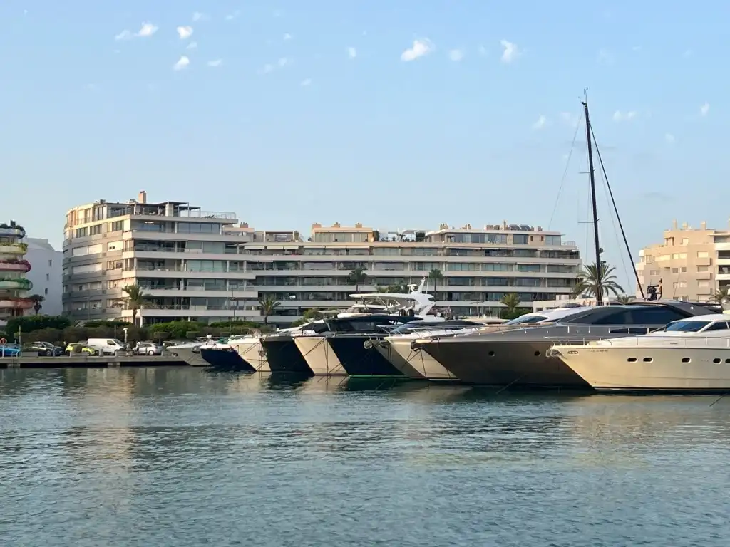 Vista exterior de Piso en venta en Eivissa con Aire acondicionado, Jardín privado y Terraza