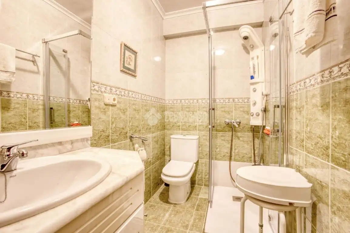 Baño de Piso en venta en Salamanca con Calefacción y Balcón