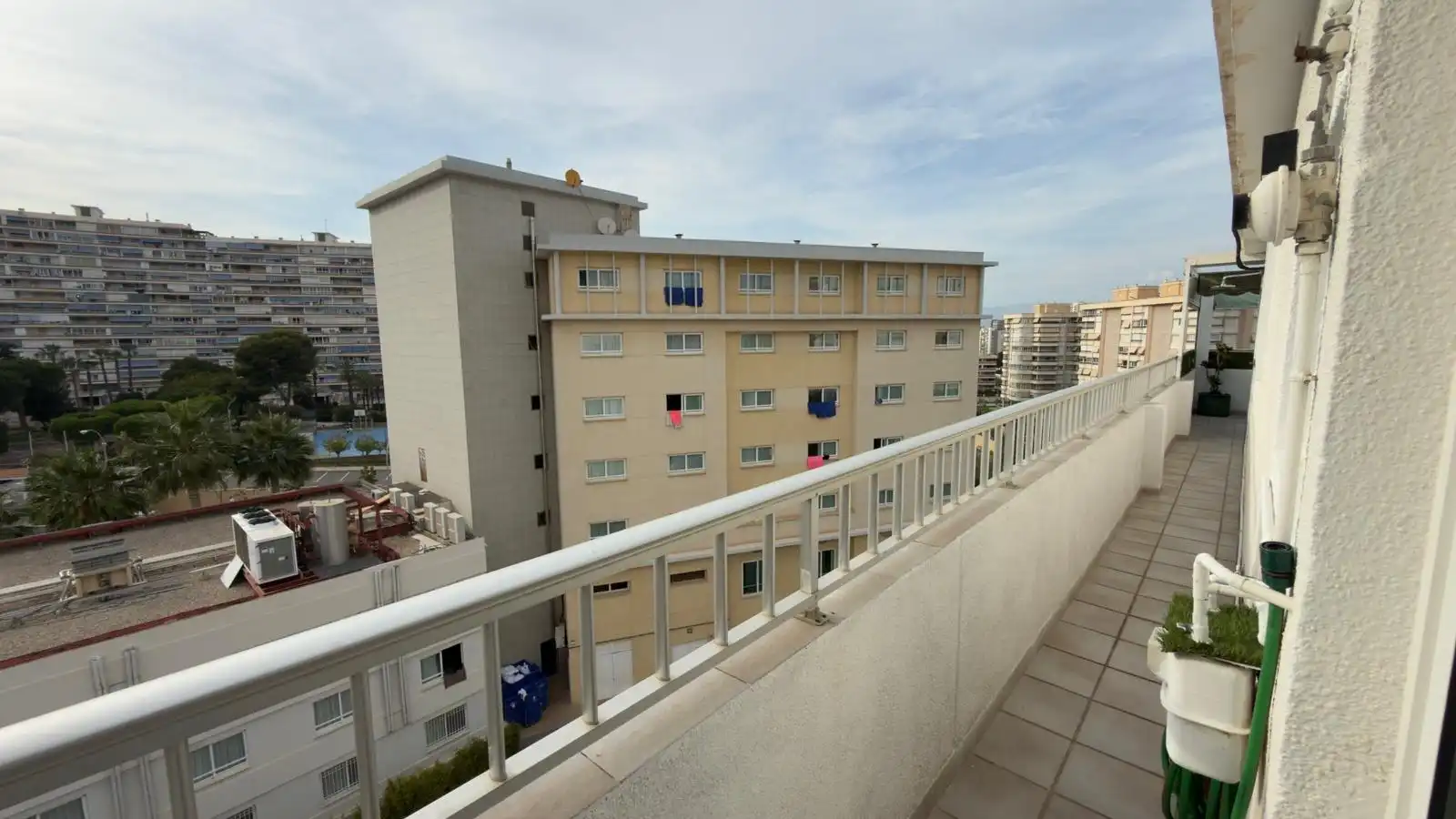 Terrasse von Wohnung zum Verkauf in Alicante / Alacant mit Klimaanlage, Heizung und Privatgarten