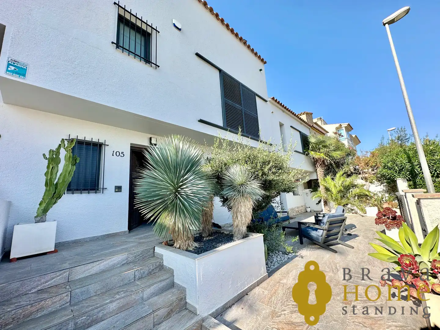 Vista exterior de Casa o chalet en venta en Empuriabrava con Aire acondicionado, Terraza y Piscina