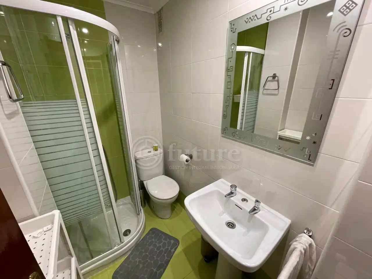 Bathroom of Flat for rent in Salamanca  with Heating, Furnished and Balcony