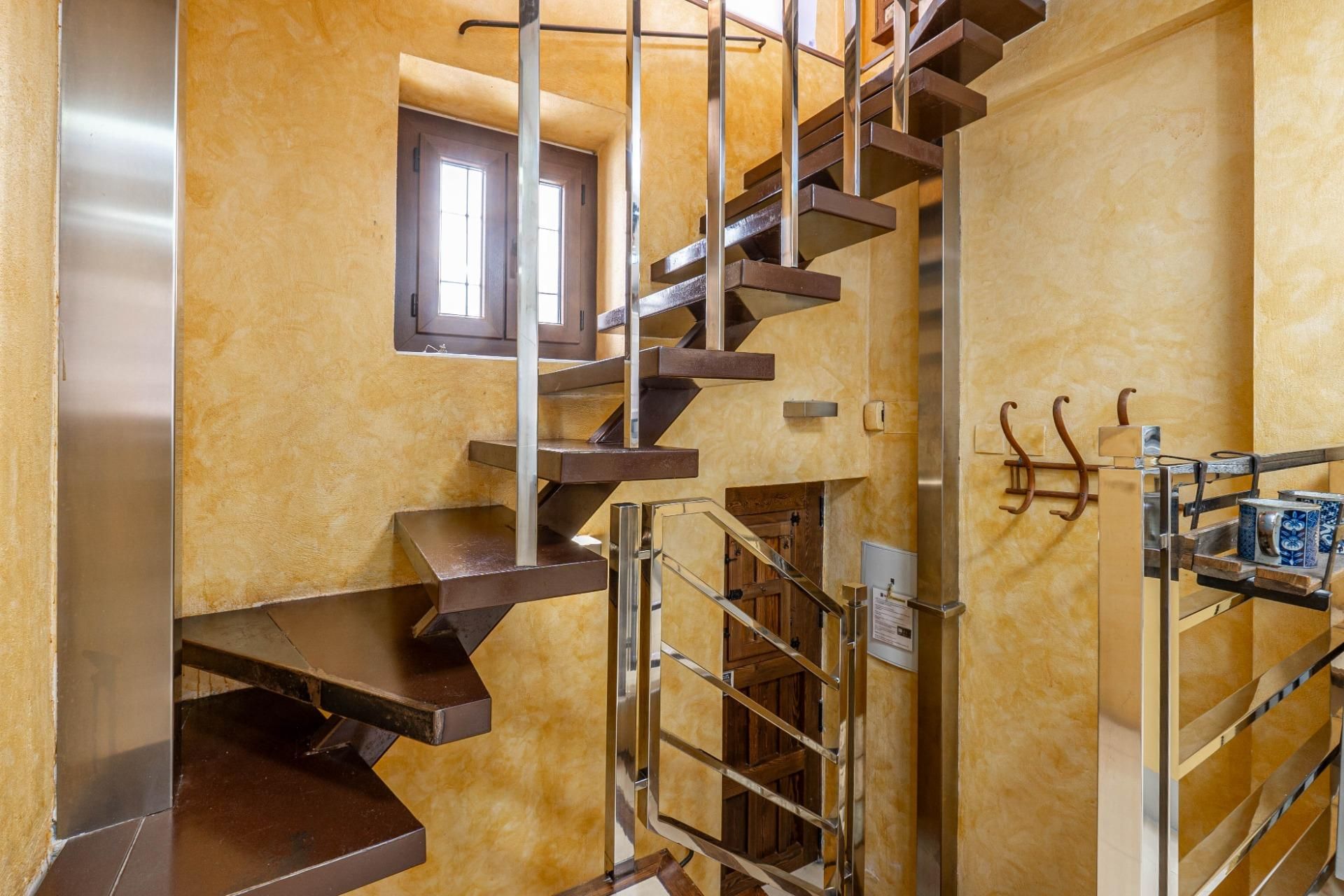 House or chalet for sale in  Granada Capital  with Terrace and Balcony